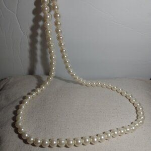 Cream color Acrylic beaded necklace.